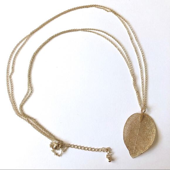 Gold tone double stranded necklace w/leaf pendant - Picture 1 of 2